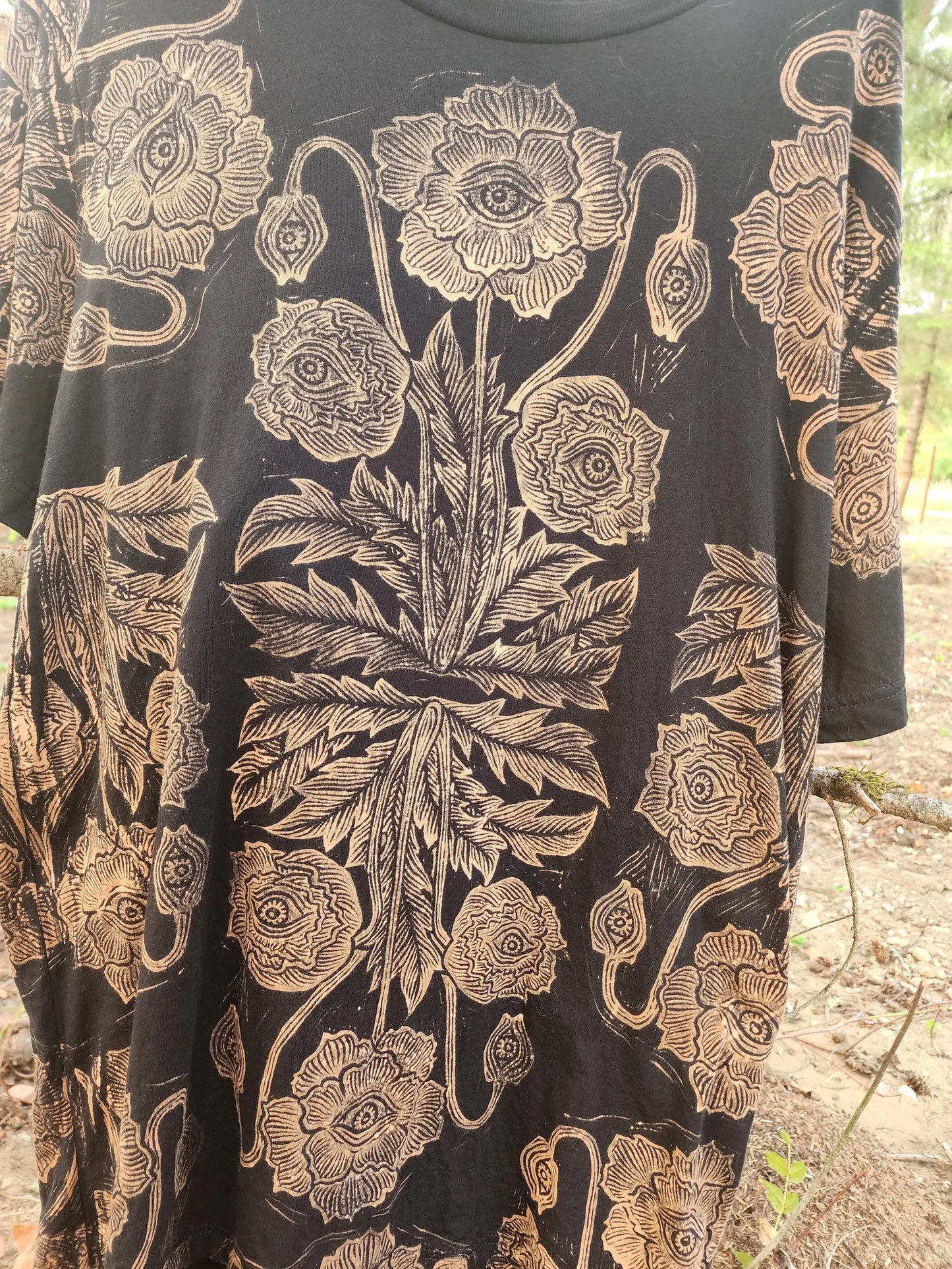 Eyeball Poppy (New Design) T Shirt
